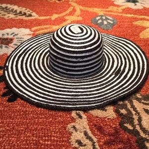 Echo Design sun hat